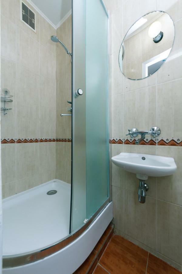 1к.квартира в центре печерска.лабораторный пер.26 Apartment
